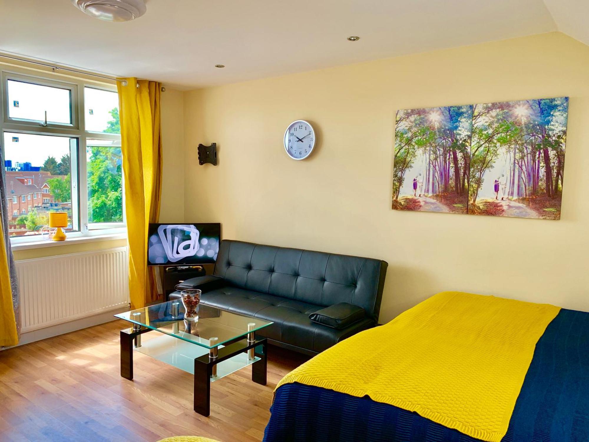 London Studio Apartments, Private Bathroom, Kitchenette, Parking, Np7 Dış mekan fotoğraf