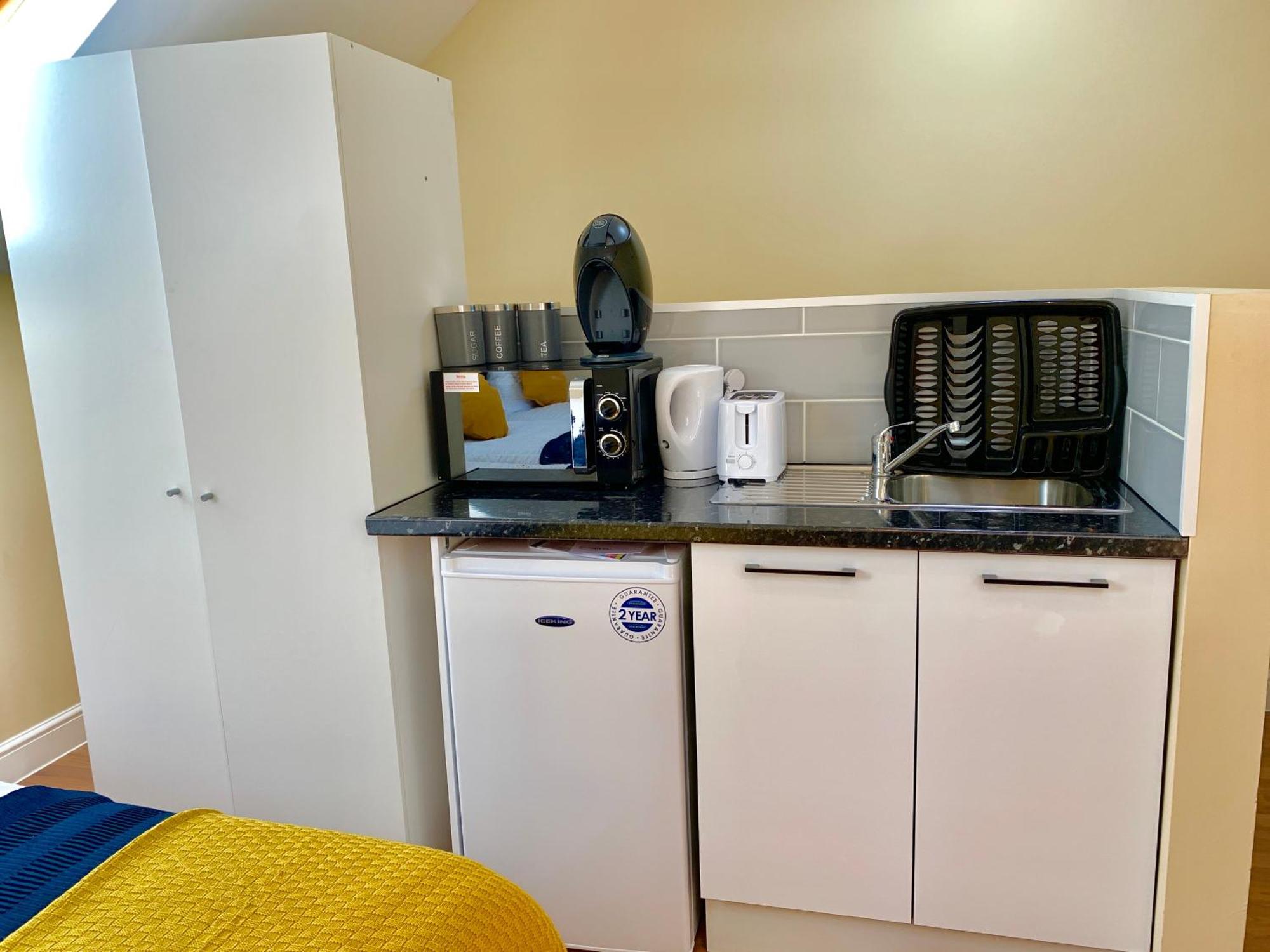 London Studio Apartments, Private Bathroom, Kitchenette, Parking, Np7 Dış mekan fotoğraf